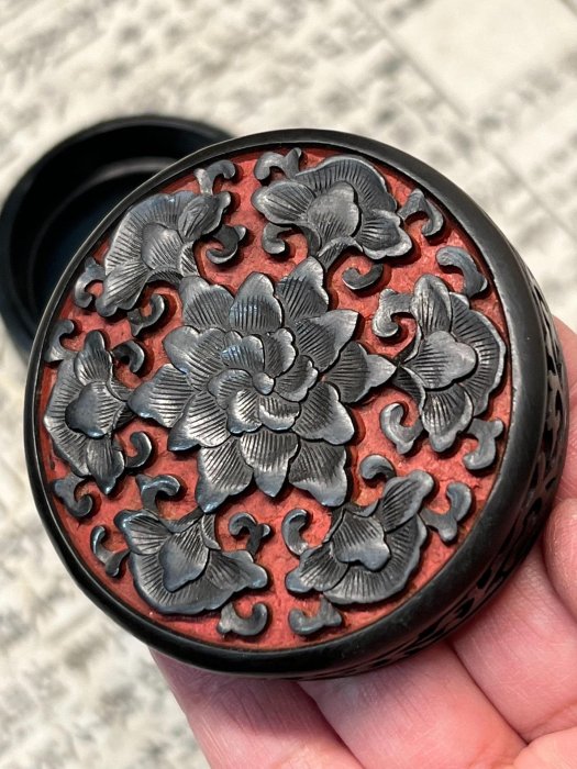 日本回流剔犀黑漆盒印泥盒香盒老剃漆香盒自然包漿蔗段式天地蓋形制古樸