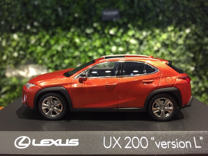 京商1/43 Lexus UX 200 \"version L\" テレーンカーキ 京商1/43 Lexus UX 200 