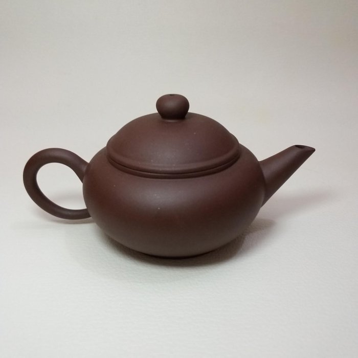 珍藏早期宜興紫砂壺，一廠技師、國高工張靜，80年代早期作品，球孔