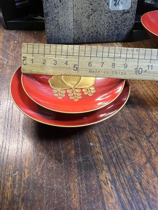 嚴選日本昭和時期五七桐紋朱漆金蒔繪木胎三重杯，完整古董漆器收藏佳品