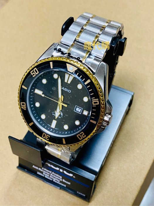 光華.瘋代購 [缺貨] 間金鋼帶版 CASIO MDV-106G-1A 200M 潛水錶 黑金劍魚 黑金槍魚