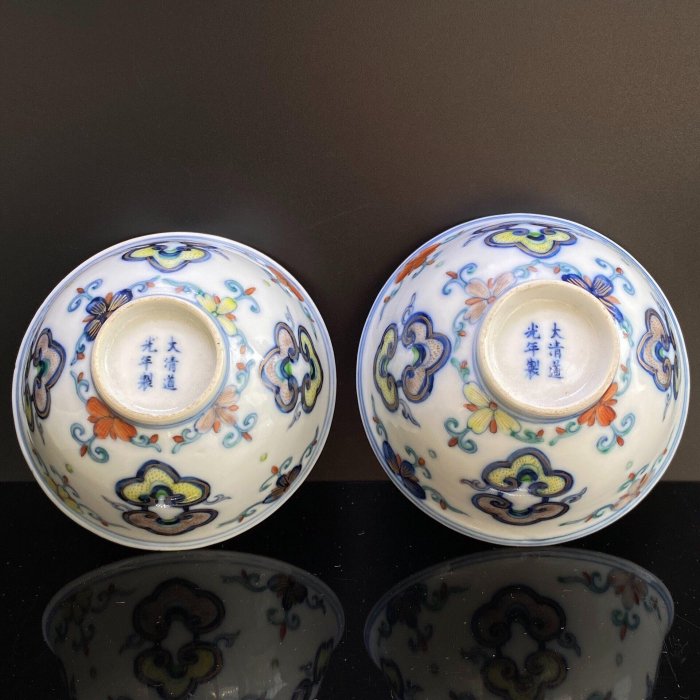道光粉彩碗清道光粉彩寶相花+纏枝紋碗一對，家父早年收藏，釉面溫潤