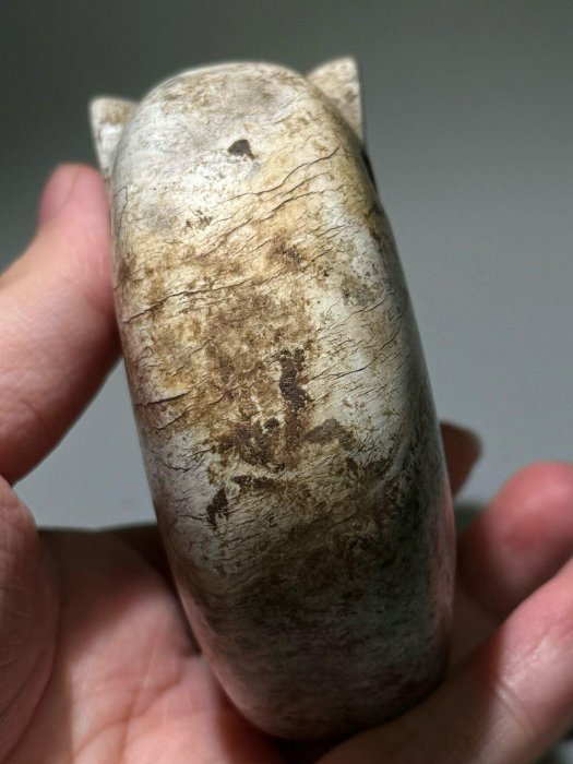 和田白玉　古玉 紅山文化　猪龍 A Rare And Large Calcified Yellow Jade Zhulong ('pig Dragon')