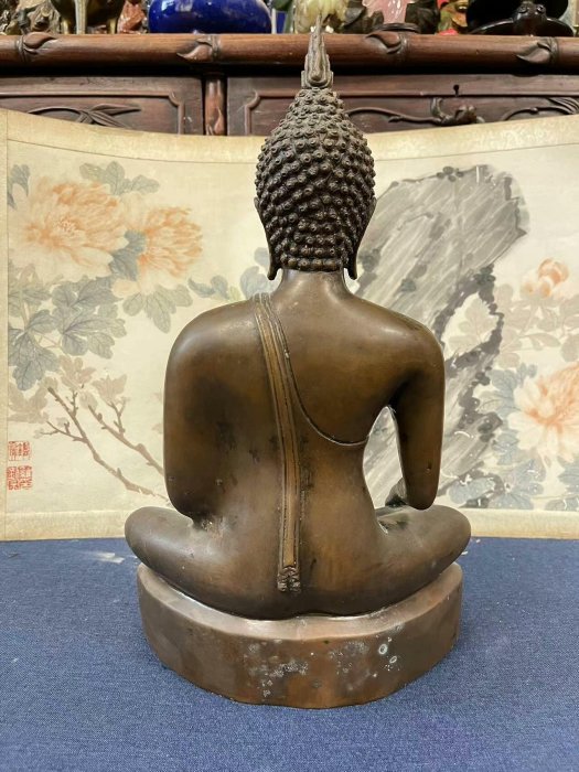 泰國清時代古銅佛像嚴選，工藝精湛神態逼真，皮殼厚潤開門必看，海外