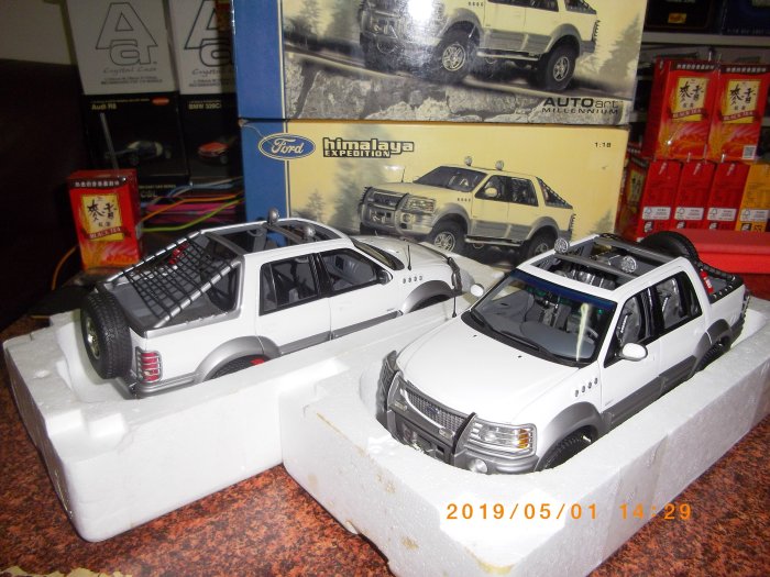 AUTOart廠牌1:18 FORD EXPEDITION HIMALYA (WHITE) 絕版車模| Yahoo拍賣
