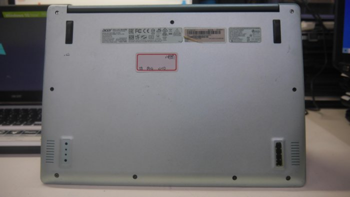 Contour D'écran (bezel) Pour Acer SF114-32 - Modèle N17W6, Occasion Très Bon état