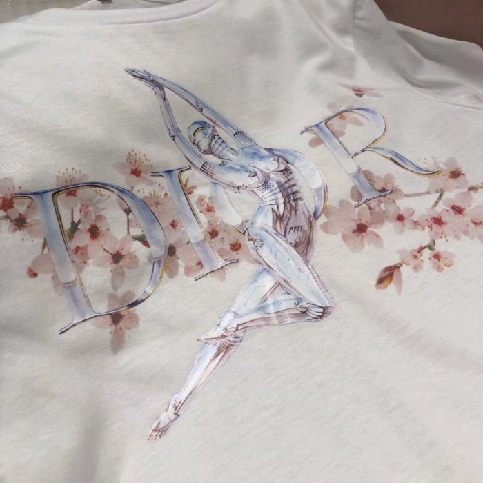 Dior×Sorayama AW19 花柄プリント 長袖トレーナー Dior×Sorayama AW19 花柄プリント 長袖トレーナー ひらひら躍る