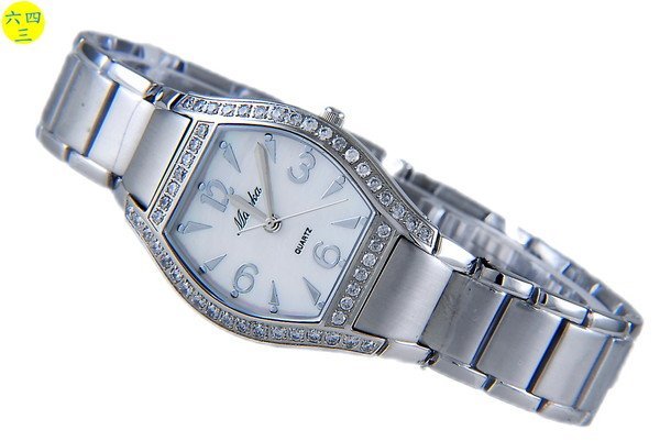 (六四三精品)LOBOR真品)銀色小酒桶鑽錶.全不銹鋼錶殼及錶帶.外框爪鑲晶鑽!(女)