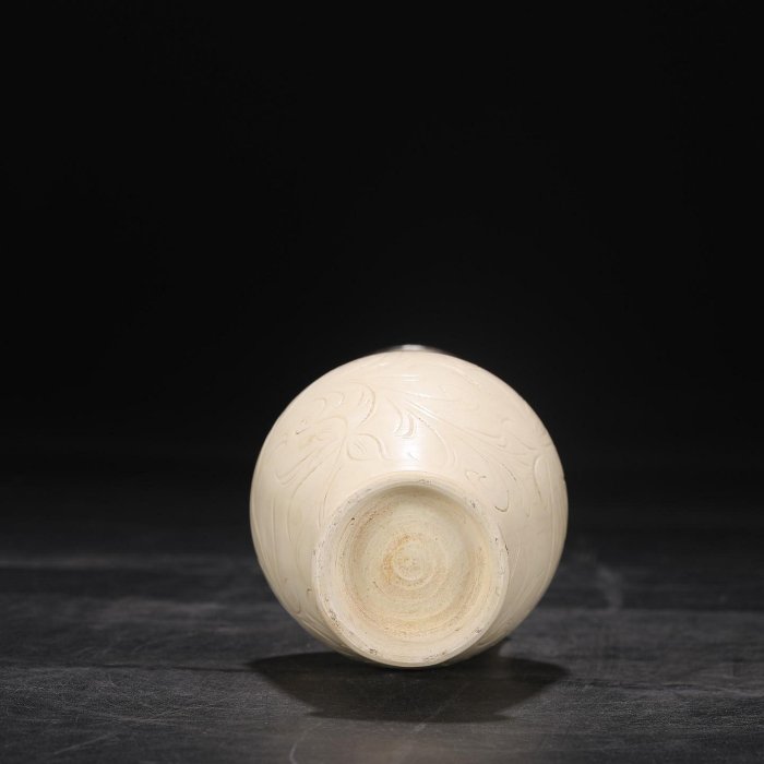 白釉 陰刻 草花紋 蓋合 時代唐物 幅約9cm 唐代筆記Vol.15 白釉淨瓶：大