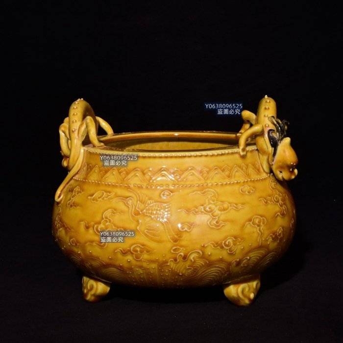 大明弘治年制黃釉雕刻仙鶴紋雙龍耳爐，高11.5×14釐米4002195 官窯汝瓷
