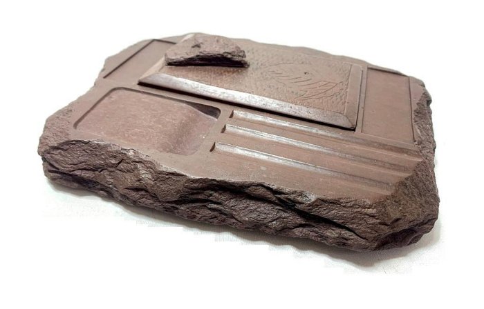 古硯赤間硯》古老設計造型無製硯師屬名渾然天成的豬肝色石材來自老礦區