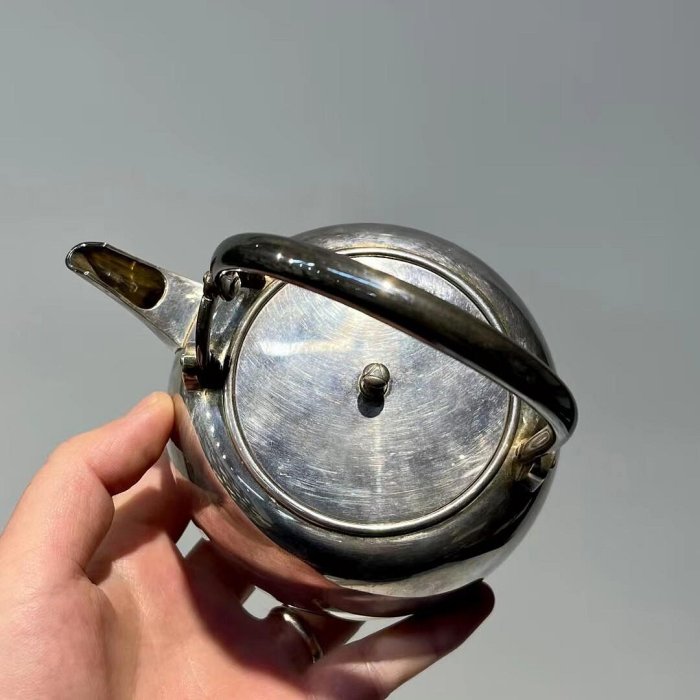 特惠、誠購可議價』日本老銀壺明治時期金龍堂主松尾忠久作純銀壺高13cm