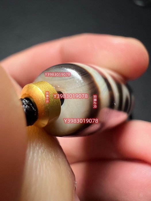 自玩臺灣良品超大尺寸折線九眼天珠料子油潤度極高糯黃的端口整體咬色天