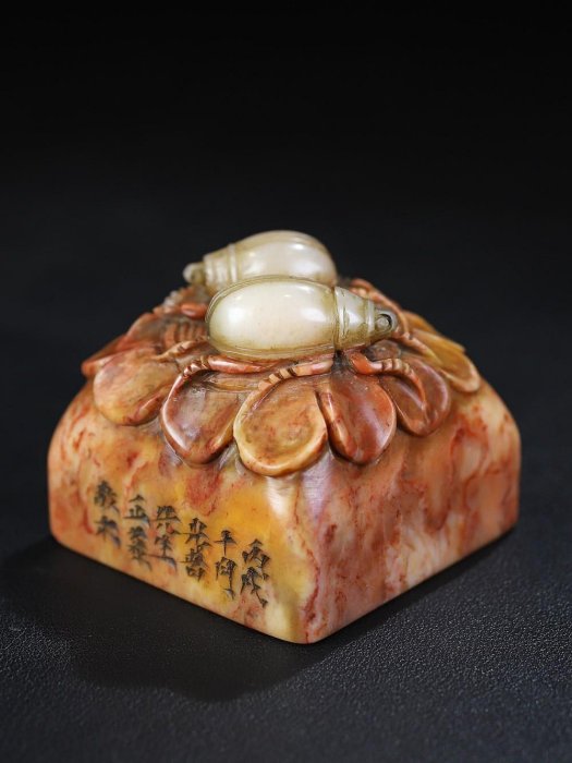 舊藏珍品原石純手工雕刻壽山石印章。《富甲一方》名人雕刻，雕工精細