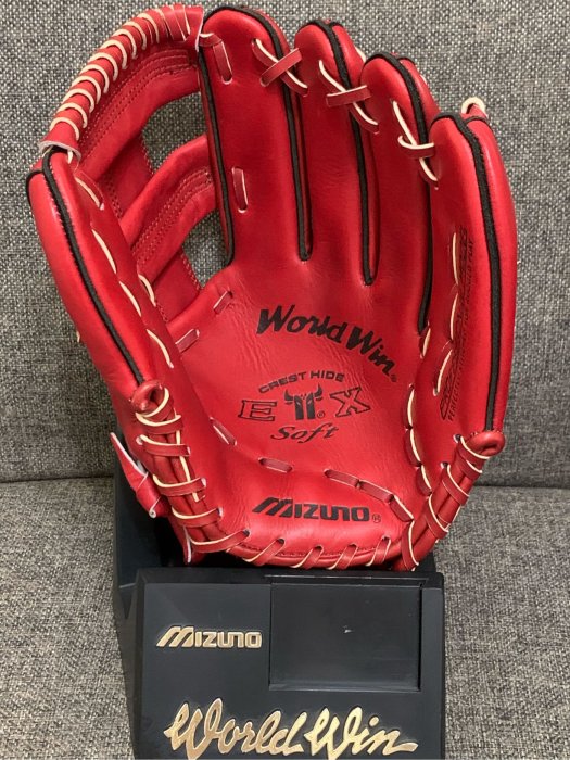 美津濃 World Win Professional タイガース江夏豊、赤カップ 美津濃 World Win Professional タイガース江夏豊、赤カップ