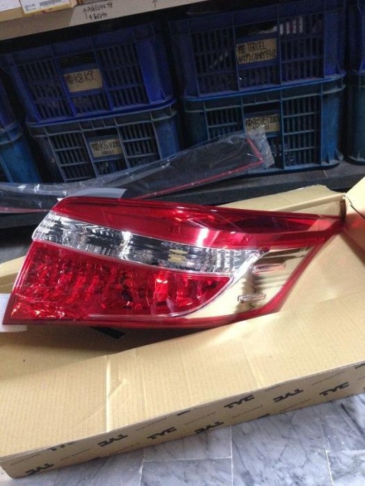 豐田 TOYOTA VIOS 14 後燈 尾燈 其它前保桿,水箱罩,水箱護罩,後保桿,水箱架,後箱蓋,後蓋 歡迎詢問