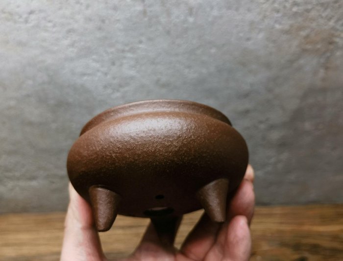 三つ足鼎多肉植物鉢 紫砂鉢 盆栽鉢 植木鉢 小品盆栽鉢 大品盆栽鉢 精品宜興紫砂三足鼎掌中寶花盆全手工40目老紫泥泥料制作小精品紫砂盆栽