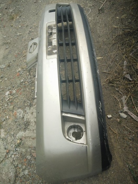 tiida 前保桿 正廠