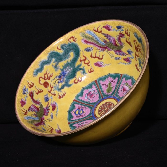 清雍正年制黃釉琺瑯彩描金龍鳳八寶紋碗，高8×16.3厘米??6007362禦窯