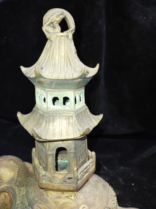 E0122_1 象塔鎏金黃銅雕香爐早期收藏高26.5cm 寬22cm 前後8.5cm 1621g