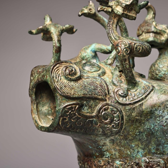 【 青銅器 牛尊 】　惣型鋳造　古代酒器 青銅器溫酒器獸頭尊工藝精湛器形款式精美重5800克高30厘米寬29厘米