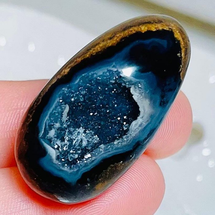 天然西藏九眼頁岩天珠{天眼珠雙貔貅}53×46×22mm《保證正一廠專櫃公司貨