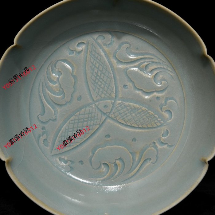 宋汝窯天青釉刻花卉紋葵口洗，高5cm直徑18.6cm，編號247257古玩收藏