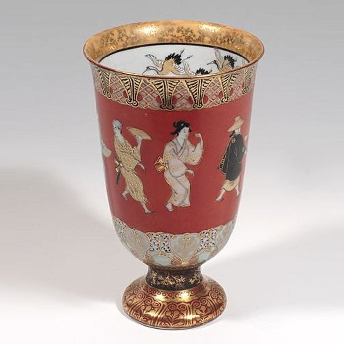 瓷器九谷【紀孝莊網上博物館】古日本酒杯舞妓白鶴圖內外有燒。官款[大