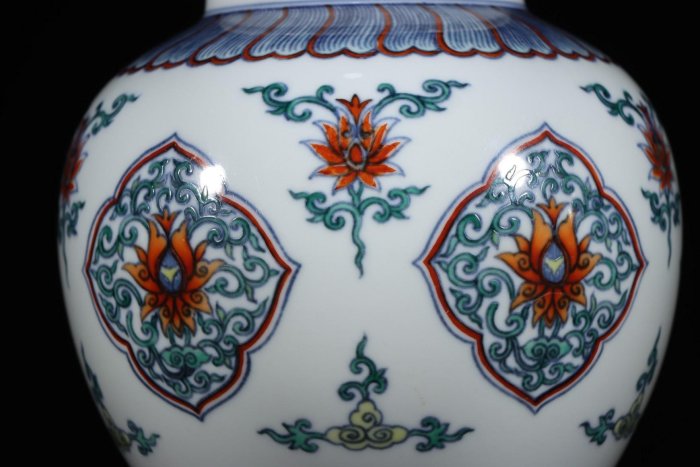 舊藏清代雍正斗彩花卉紋蓋罐高19cm寬15cm97450S19745 【梨落閣