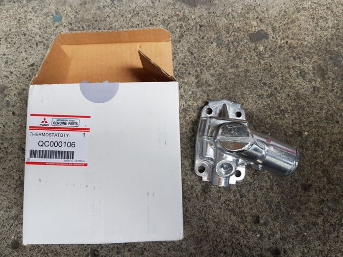 堅達 3.5噸 13- CANTER 五期環保車 節溫器總成.水龜總成