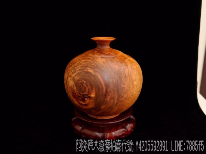 已售出)台灣檜木黃檜扁柏高海拔超重油! 超細花紅肉聞香花瓶聚寶盆仿