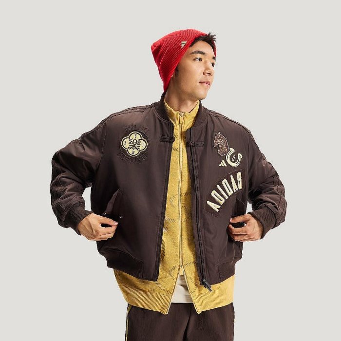 ADIDAS CNY 愛迪達棕色外套 棒球外套 新年馬年外套 盤扣外套 中式唐裝外套 KQ5092
