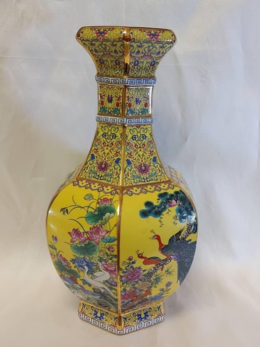 清乾隆蒔金琺瑯彩花鳥六方賞瓶  景徳鎮 陶磁器 装飾品 現代工芸品 美術品 置物 清乾隆青花人物花鳥六方賞瓶 景徳鎮 陶磁器 装飾品 現代工芸