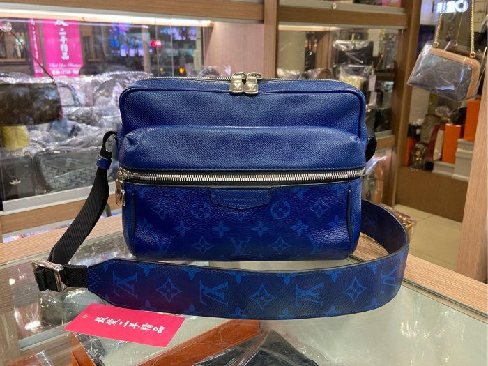 ☆最愛二手精品☆ LOUIS VUITTON LV Outdoor 藍色原花字紋前拉鍊口袋銀釦寬背帶子母斜背包子母包郵差包男用 M30242 ...