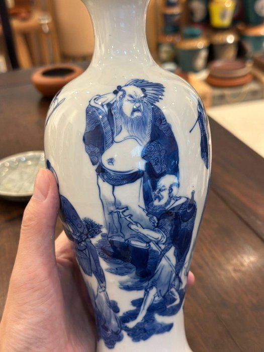 花瓶 　落款　木仙造　時代箱　大正 嚴選清代青花細路八仙人物花瓶，底部輕微修復Recommendation: 八仙圖案