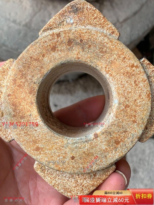 希少 古玉 鶏骨白 上古良渚文化 神人面紋 玉琮 置物 根付 玉礼器 縁起物 良渚文化三層人神獸面紋玉琮, LIANGZHU CULTURE, CIRCA 3300-2300 BC