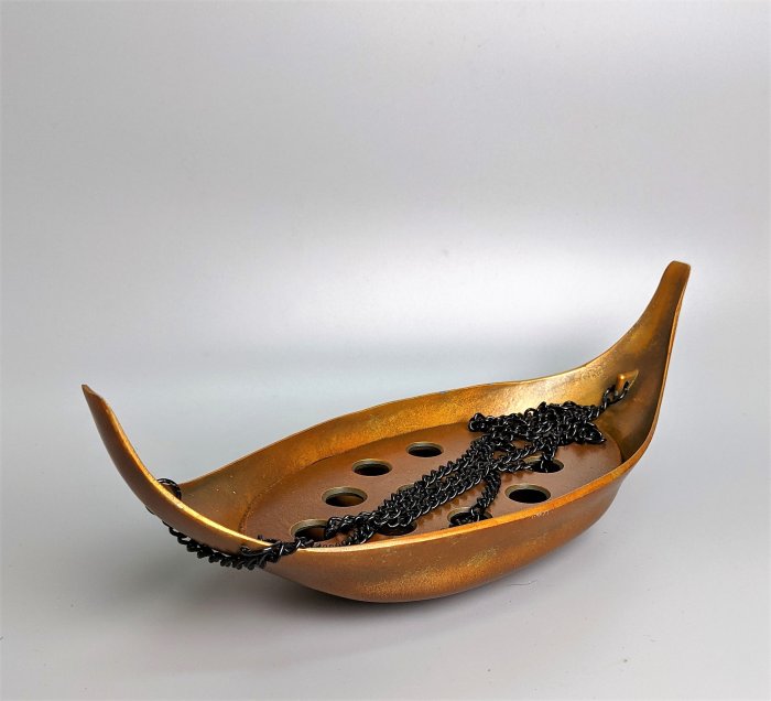 【茶道具】唐銅 吊舟花入　金谷浄雲造 日本古美術/昭和年金工名家金谷淨雲唐銅吊舟形花器，美件，共箱/花入