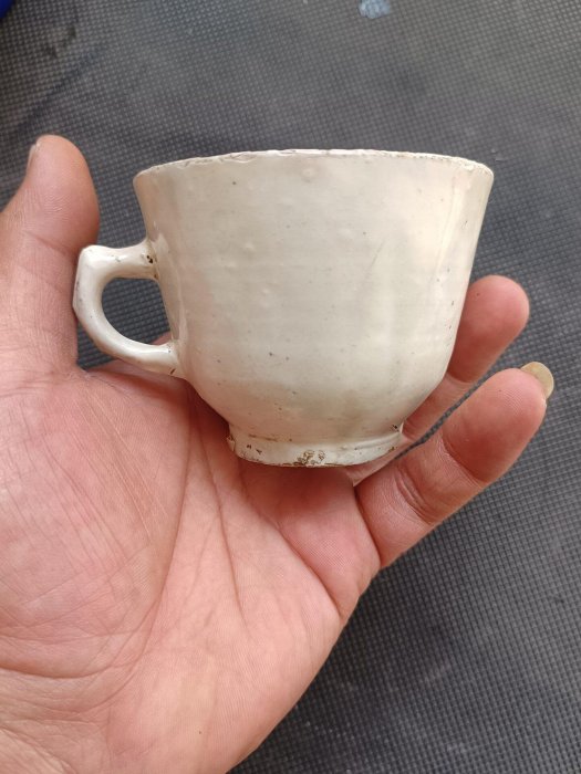 嚴選清代民國磁州窯青花茶杯，全品無衝線，少見飛皮款式，古韻天成