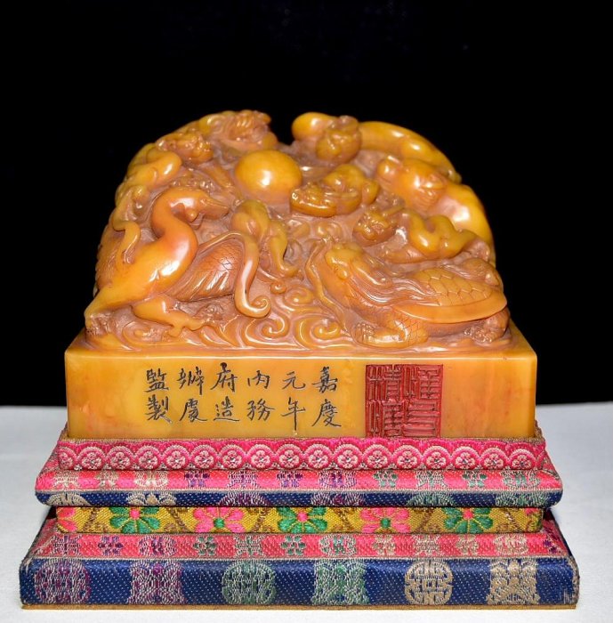 天然水晶 印章置物 年代品高品質 天然石 原石 置物大逸品 骨董 古美術品 天然水晶 印章置物 年代品高品質 天然石 原石 置物大逸品 骨董 古美術