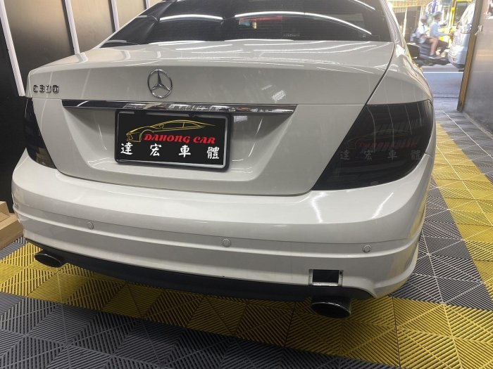 達宏車體 - W204 - 08 C300 類205 C型 燻黑 尾燈