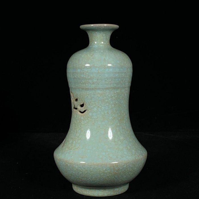文房具　宋時代　汝窯 花瓶　陶器　冰裂纹 貫入 宋汝窯冰裂紋鏤空葫蘆瓶，高23.5直徑13cm，2001367 瓷器官窯汝窯【古雲