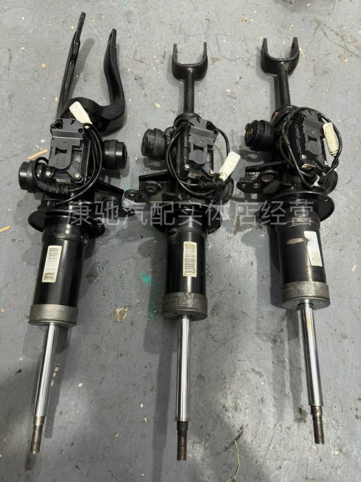 【貳柒車房】【全台可安裝】寶馬7系730，740，750，760。+F02前減震器 實物圖拍攝，原廠正品拆車件、F02四驅前減震器，F02前避震器