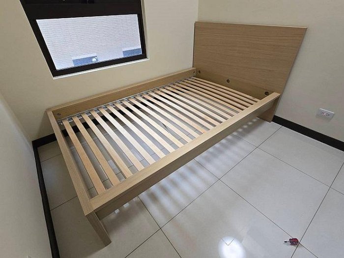 香榭二手家具*IKEA MALM單人加大4尺 高床框附2收納盒-實木貼皮-染白橡木-單人床架-床板-床箱-床底-床組