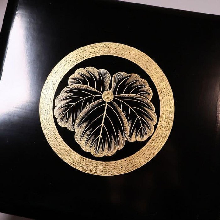 輪島塗 森漆器店 沈金 丸に蔦家紋 松竹梅 五段重箱 黒 朱 木製【MB57】 輪島塗重盒五段重沈金松竹梅家紋木製| Yahoo拍賣