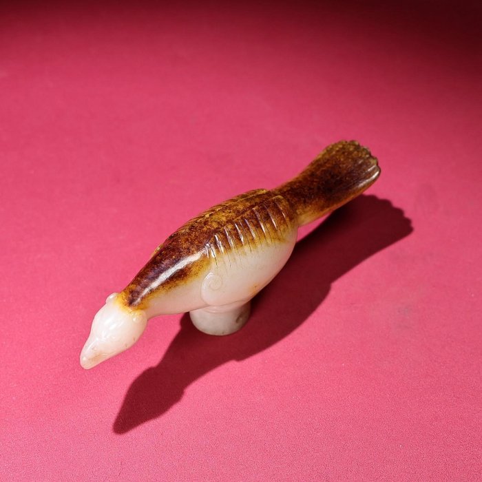 臻品舊藏，和田白玉滿沁鳳鳥權杖包漿厚重，沁色入骨，工藝精湛，犀利民