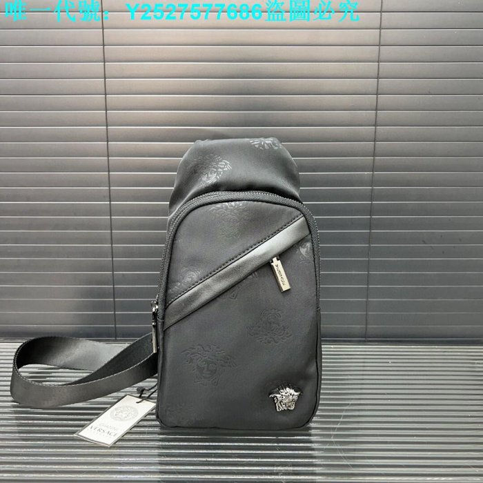 Versace 範思哲機車男包帆布印花胸包 尼龍布斜挎單肩包 日常出行必備 採用原版面料 實物拍攝 配送防塵布袋 28