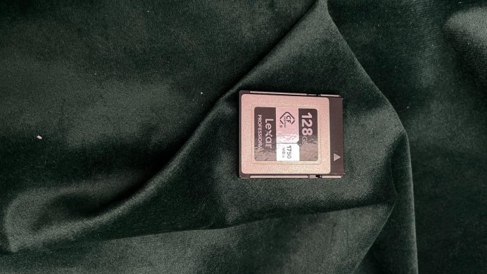 雷克沙 128G CFB二手相機微單儲存卡 成色99新 肥貓嚴選實拍推薦 卡殼保護套 相機用記憶卡
