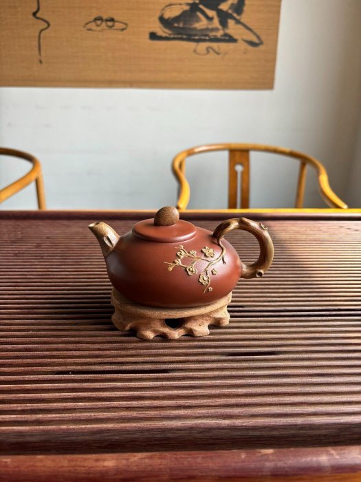 嚴選全新宜興紫砂壺——梅花三弄，清水泥手工藝作，340CC九孔泡茶佳器