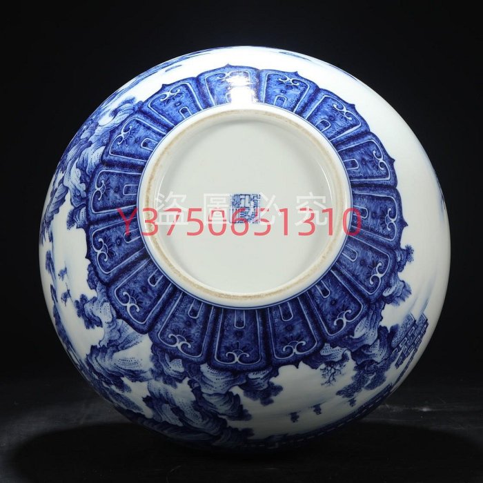 青磁三丸窓天球瓶　中国清代雍正年製　大瓶　花瓶　陶磁器　花入花生　山水人物画 舊藏清代雍正青花山水閣樓大天球瓶尺寸：高54公分口徑11.5公分古玩收藏