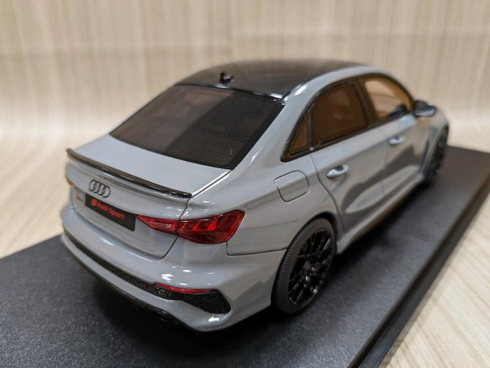 Miniature AUDI RS 3 Sedan performance édition 2022 gris GT SPIRIT GT885 | Collect World